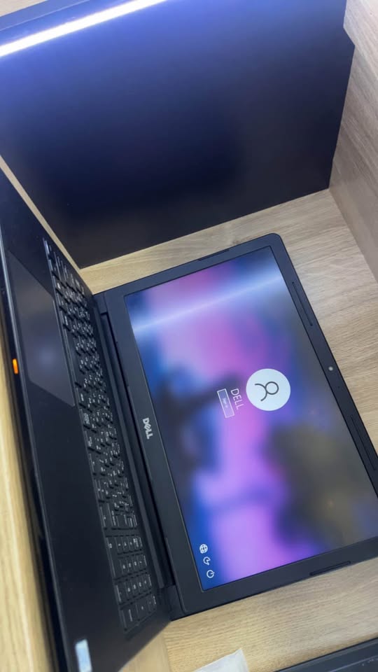 Dell Laptop - Image 3