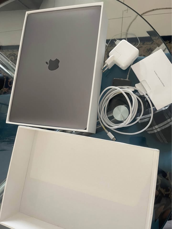 MacBook Air M1 2020 - Image 2