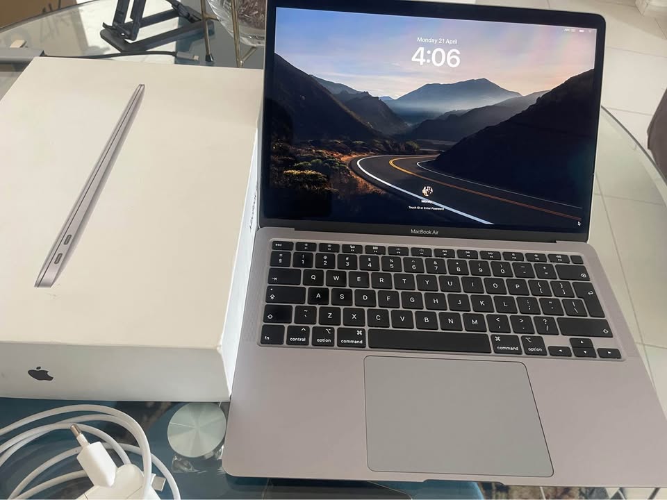 MacBook Air M1 2020 - Image 9