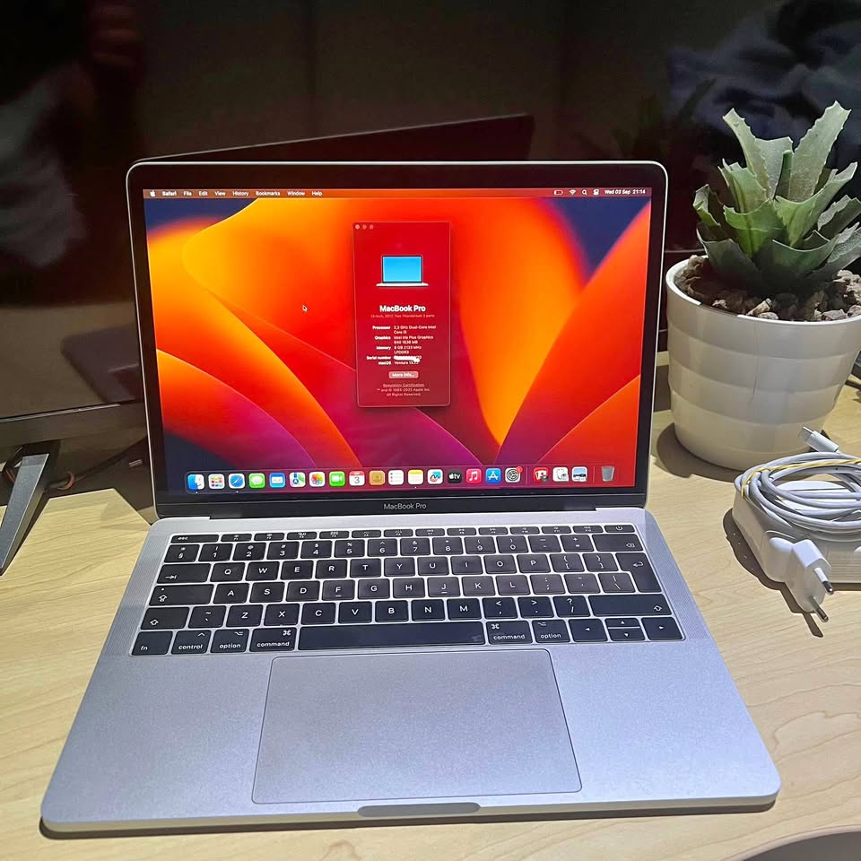 MacBook Pro Retina 13” 2017 (256GB | 8GB) - Image 3