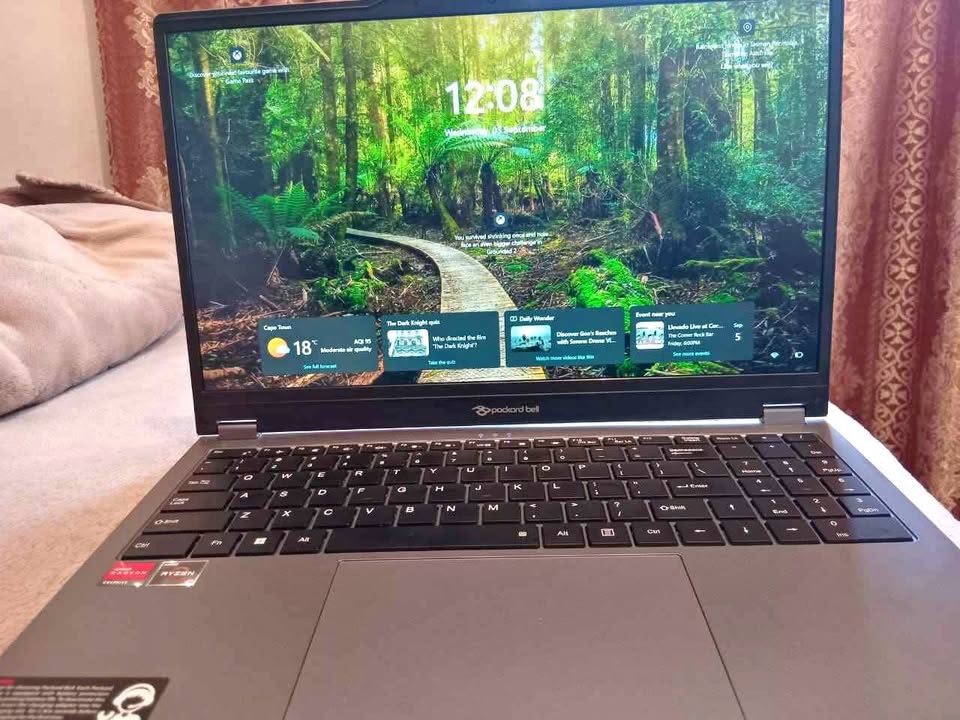 Packard Bell Carrera Flex 3 Laptop - Image 2