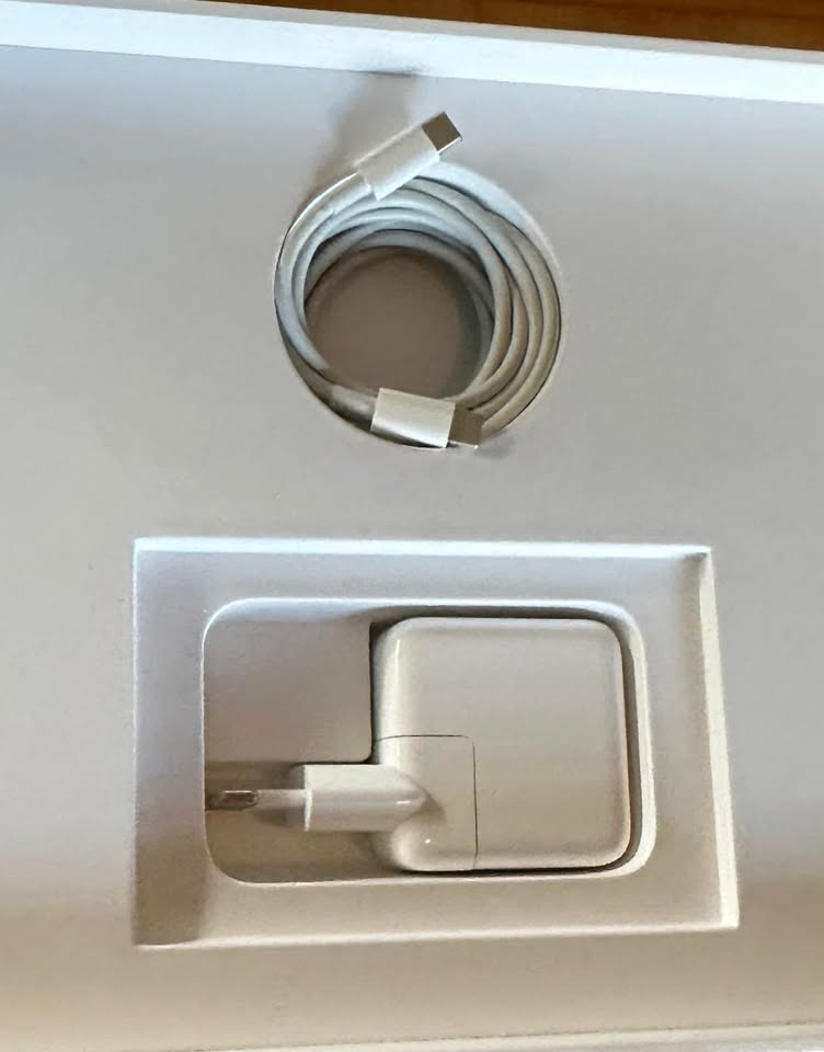 Apple MacBook Air M1 (Rose Gold) - Image 4