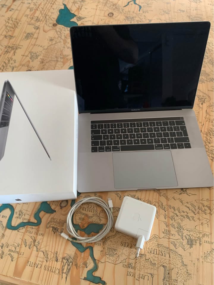 MacBook Pro 15-inch 2019 - Image 4