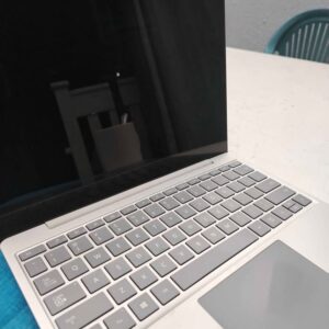 Microsoft Surface Laptop Go