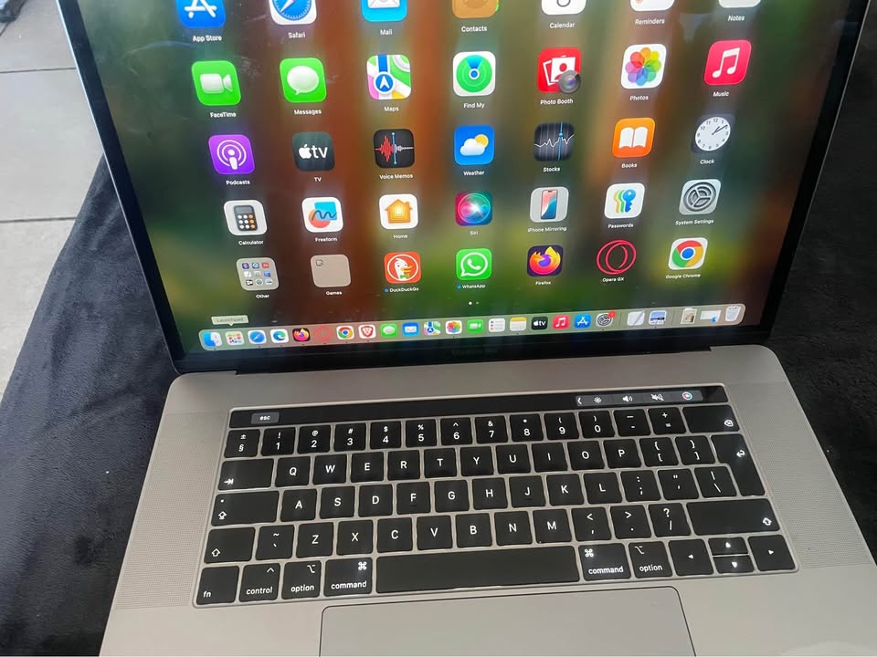 MacBook Pro 2018 15-inch Touch Bar - Image 6