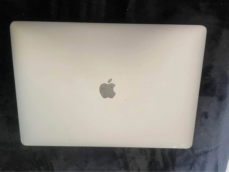 MacBook Pro 2018 15-inch Touch Bar - Image 3