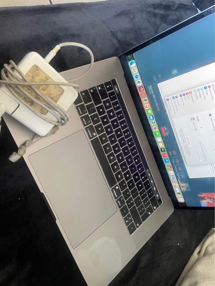 MacBook Pro 2018 15-inch Touch Bar - Image 7