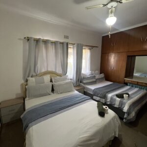 Furnished Family 1-Bedroom with Two beds in Fairfield Estate Parow